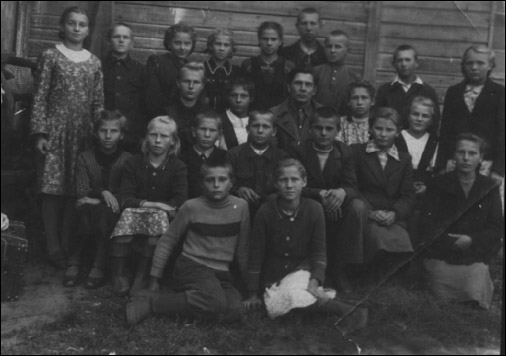   1946 .